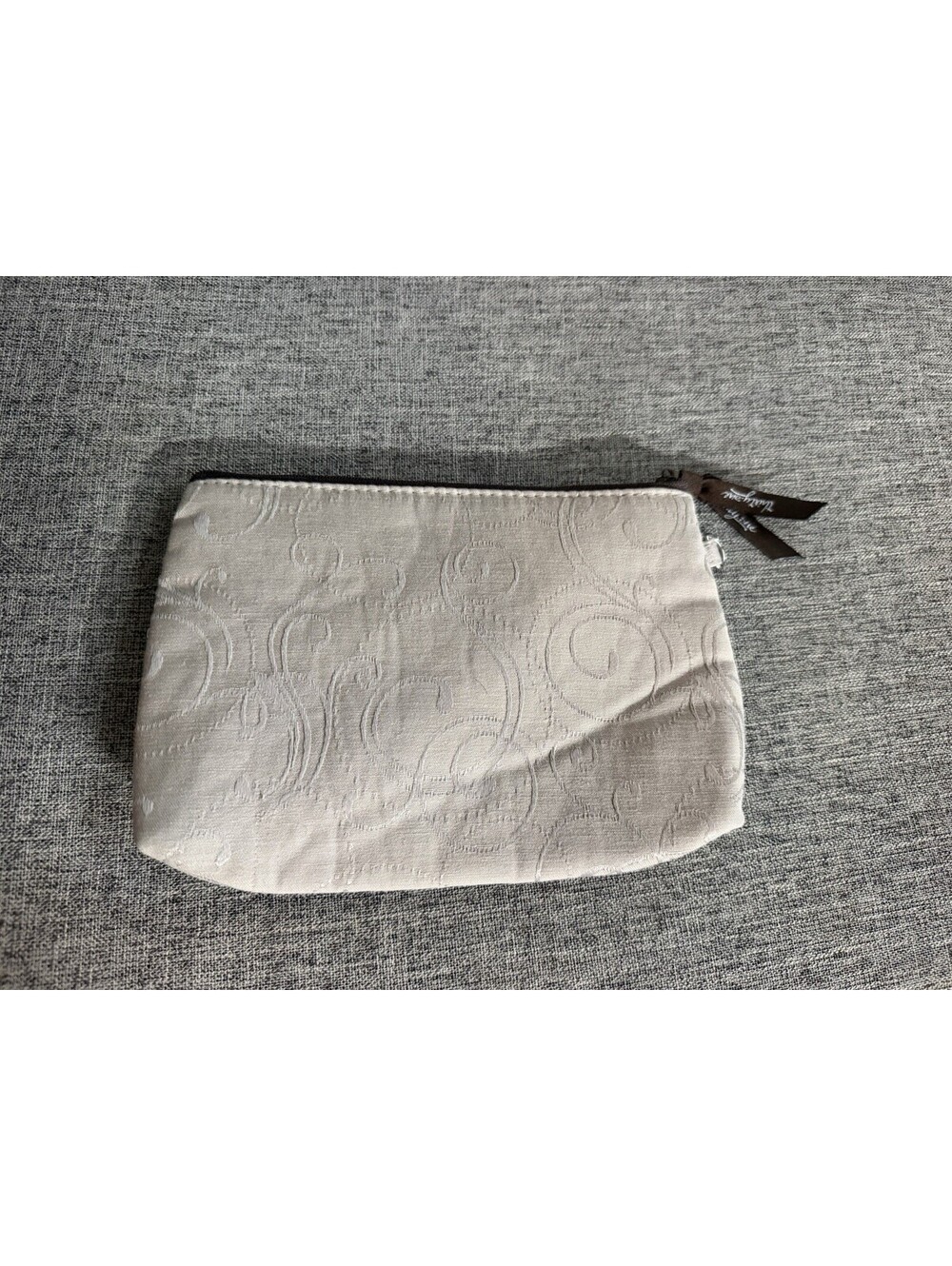 Thirty One Mini Zipper Pouch Hampton in Taupe